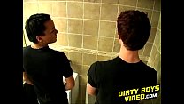 hd когда он заметил мясо у писсуара член джеймса напрягся porn