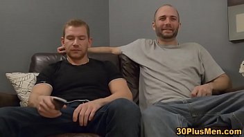 hd gay stud cums tugging porn