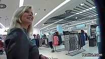 hd очаровательная чешская девушка соблазнена в торговом центре и оттрахана в видео от первого лица porn