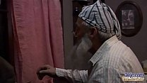 hd дедушка с белыми волосами трахает юную подругу которая в его сне изображает фею porn