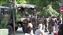 hd экстремальный публичный секс втроем у всемирно известной достопримечательности эйфелевой башни в париже porn