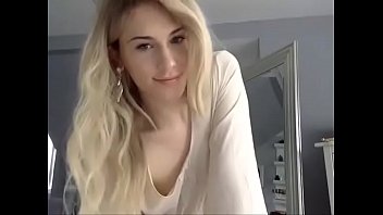 hd cute blonde tgirl handles a butt plug toy live on dickgirlsxyz porn