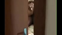 hd выходите только для покупки пива чтобы посмотреть игру по телевизору с другом и я разбил его жену porn