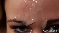 hd необычная крошка получает порцию спермы на лицо поедая всю сперму porn