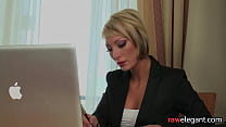 hd masturbating milf toying her asshole porn