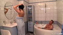 hd 巨乳愛好家は熟女シオネクーパーの巨乳が激しく犯されているのを見たい porn