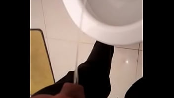 hd мой двоюродный брат присылает мне видео с писанием поэтому я не говорю ему что он гей porn