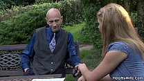 hd его молодая жена сосет и скачет на члене незнакомца porn