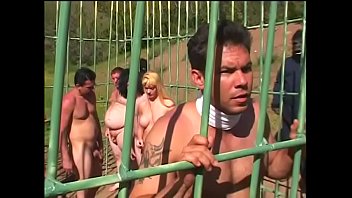 hd молоденькая рыжая вирт с маленькими сиськами флик шагвелл и чувак трахаются в клетке на природе на планете обезьян porn