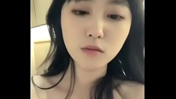 hd 高颜值萌妹子主播七七睡醒了浴室淋浴全裸诱惑 床上自摸奶子逼逼聊天毛毛比较浓密 看更多v新 kk368978 porn