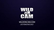 hd молодые лесбиянки наслаждаются оральным сексом и играют с игрушками перед ножницами в живом шоу porn