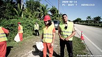 hd тюремные чучи заключенные собирают мусор и трахаются в задницу porn