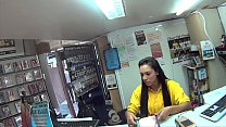 hd black top зашел в будку посмотреть порно и служитель не сопротивлялся и упал на черную горлицу porn