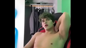 hd blond jacking off and enjoying porn