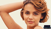 hd 小柄な十代の美しさアリエルは裸の屋外と熱いポーズをストリップします porn