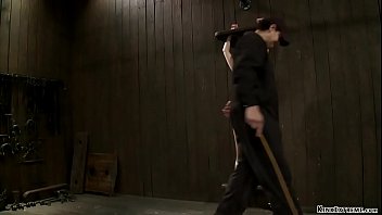 hd шлюху с кляпом во рту заковали в наручники и побили палкой porn
