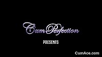 hd злющий персик получает порцию спермы на ее лицо сосет всю сперму porn