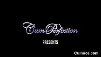 hd шаловливая красотка получает камшот на ее лицо поедая всю сперму porn