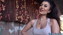 hd фигуристую брюнетку красотку сняли на публике и трахнули porn