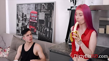 hd ngesek ooo she loves bananas porn