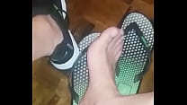 hd ちょっとの間私を無視してくださいそして彼らは女性を犯しましたすべての最悪のことは彼らが彼女を記録したことでしたそして今ビデオはバイラルです porn