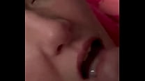 hd маленькая шлюшка дает мне голову в спальне наших родителей porn