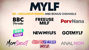 hd freeuse milf巨乳のビジネス熟女がfreeuseレストランのテーブルでウェイターに犯される porn
