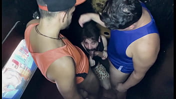 hd шлюха kinky chaser попросила встретиться с секскабинками мы пошли туда трахаться завершение на красном porn