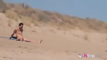 hd a beach fuck surrounded by voyeurs porn