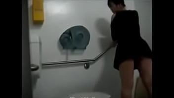 hd brezzers students chich in toilet porn
