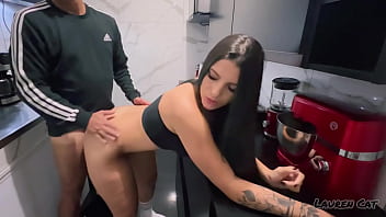 hd секс на кухне я пошла пить воду и допила ночью пить молоко porn