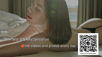 hd горячая и жопастая девушка с красивыми глазами делает небрежный минет и получает сперму на лицо 4k 60fps porn