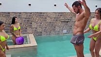 hd sult foursome in the pool porn