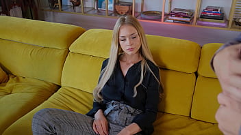 hd free nympho newcomer made to be in the middle of two cocks gp1529 porn