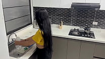 hd я пользуюсь тем что моя сводная сестра убирает на кухне чтобы пригласить ее жестко трахнуться хл porn