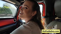 hd молодая блондинкашлюшка хлоя роуз делает потрясающий мокрый минет чарльзу дере в машине дома porn