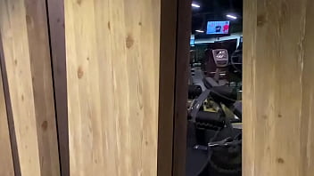 hd a beautiful girl after training at the gym dragged a guy into bed and fucked him porn
