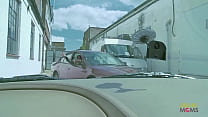 hd милая милфабрюнетка не хотела доставлять неприятности незнакомцу поэтому решила заплатить за ущерб своей киской porn