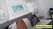 hd натуральная грудастая молодая женщинабрюнетка скачет на огромном члене и обожает это глубоко внутри себя габи ортега porn