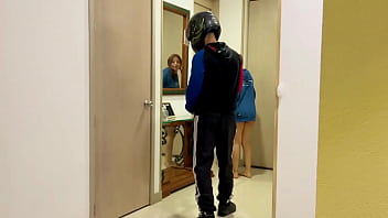 hd молодая девушка соблазняет курьера трахнуть его в проходе анхель круз и селеста альба porn