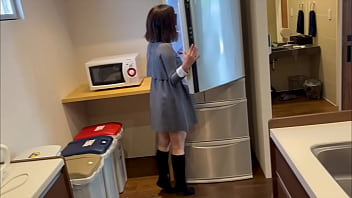 hd 沢山突いて彼女の家におじゃまして彼女の部屋でいちゃいちゃした後にお互いに身体を舐め合いsexでイキまくる porn