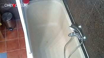 hd homemade voyeur chubby teen getting strong orgasm masturbating in bathtub porn