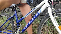 hd 若い母親はセックスしたい放課後公園で自転車に乗ったままセックスする porn