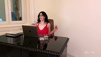 hd boss asks me to eat her pussy or she fires me porn