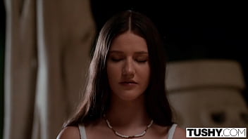 hd توماس tushy analloving yoga babe wants her tight ass filled up in tushy debut porn