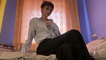 hd watch the skinny beauty stimulating her gspot then rubbing her clit and getting an orgasm porn