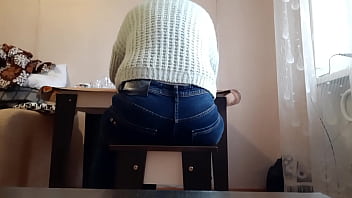 hd the secretary was tired of typing and decided to masturbate to relax porn