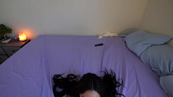 hd une petite jeune femme reçoit une leçon de grosse bite de la part de son professeur brad newman porn