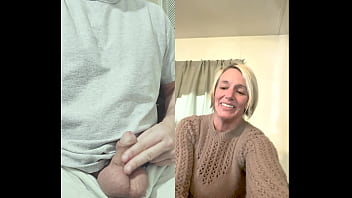 hd 42летняя мамаша впервые видит как бьют яйца porn