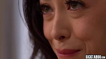 hd chloe surreal всего лишь сексигрушка для своей доминантной начальницы с большими сиськами octavia red porn